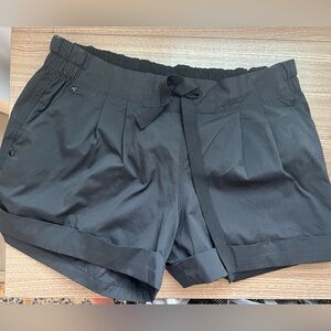 Lululemon shorts size 8